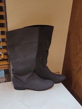 Women’s Knee High Flat Boots - Black Brand New